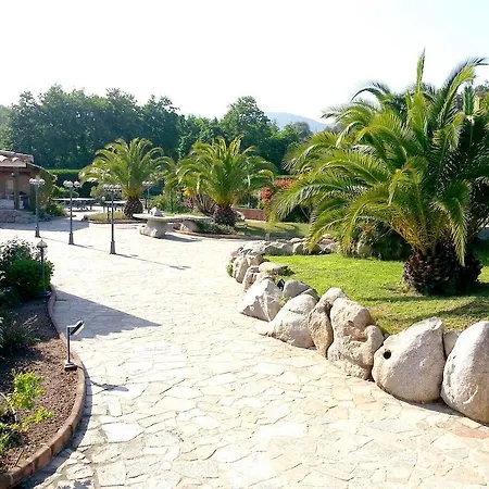 & Villas Olmuccio Aparthotel 3*